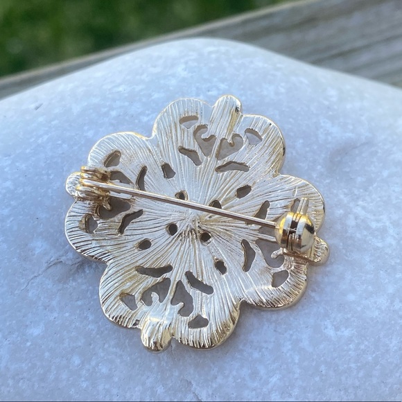 Four Leaf clover brooch Heart pin with crystal accent new - Picture 5 of 7